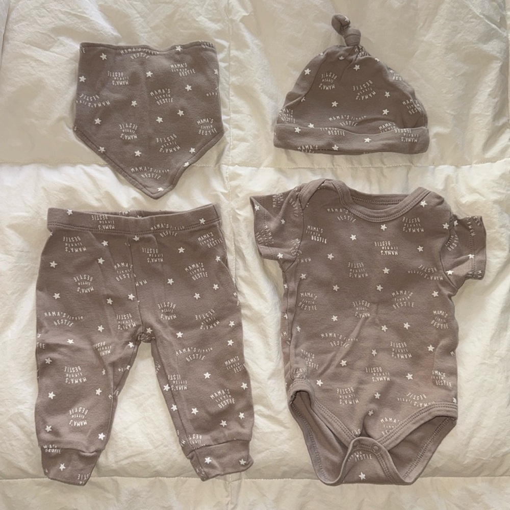 Onesie set 3 months, never used